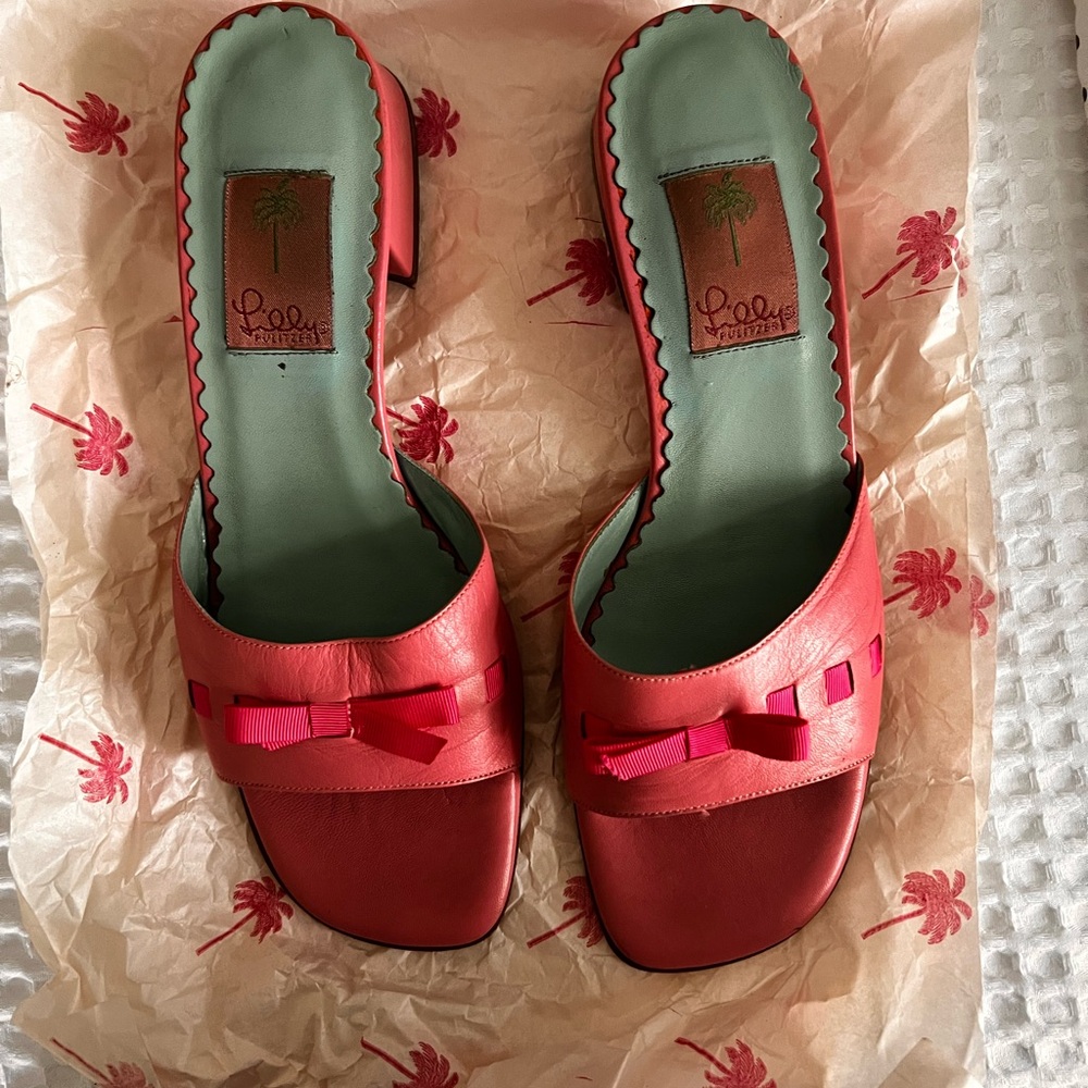 Lilly Pulitzer Red Sandals with Knotted Detail